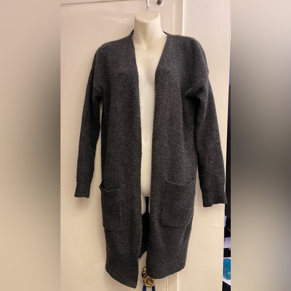 Forever 21 Dark Gray Pockets Knitted Long Cardigan - Picture 2 of 3